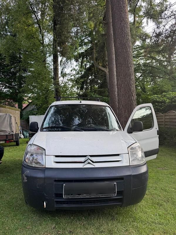 Weiß Gebraucht 2007 Citroën Berlingo Van / Kleinbus | 2.500 € (Fairer Preis) - Bild 1/4