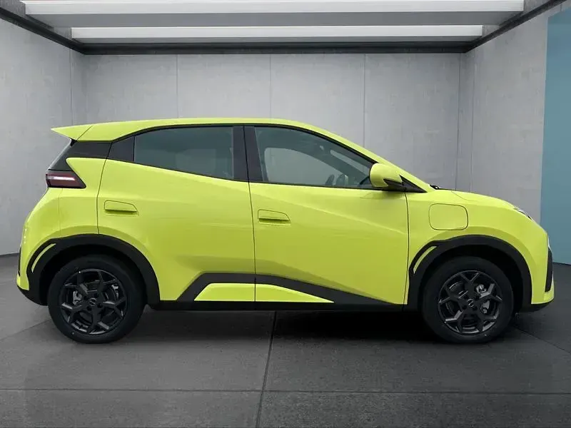 Uusi BYD Dolphin Comfort 114 kW (156 HP) 2025 Musta Viistoperä