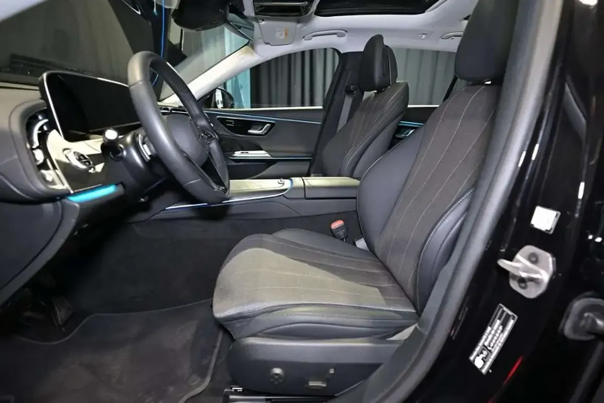 Gebraucht Mercedes E220 Avantgarde 197 PS (144 kW) 2024 Metalliclack obsidianschwarz m Kombi