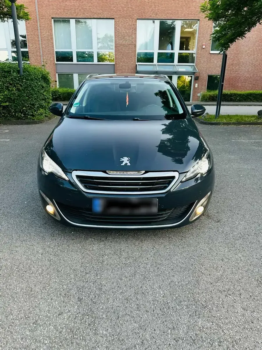 Gebraucht Peugeot 308 150 PS (110 kW) 2016 Andere farben Limousine