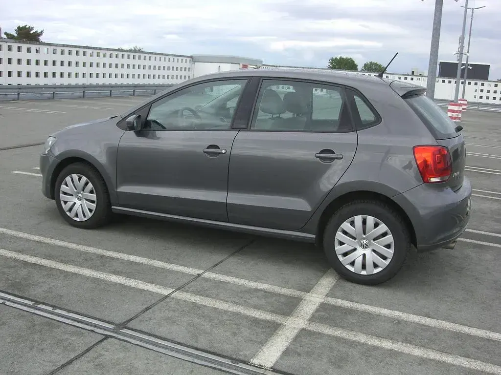 Gebraucht VW Polo Comfortline 86 PS (63 kW) 2011 Grau Kleinwagen