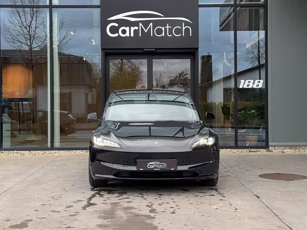 Usado Tesla Model 3 Standard Range 208 kW (283 HP) 2025 Preto Sedan