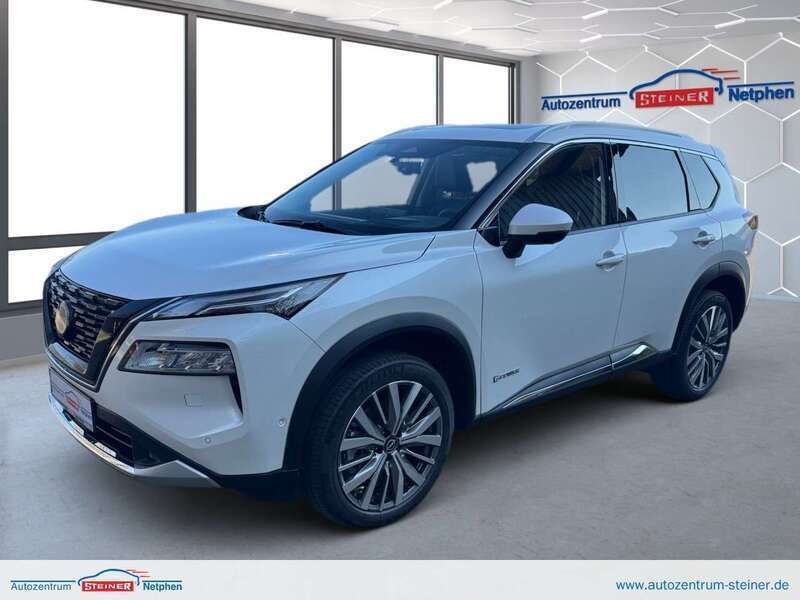 Perleffekt lackierung metallic Neu 2025 Nissan X-Trail Tekna+ SUV | 44.990 € - Bild 1/4