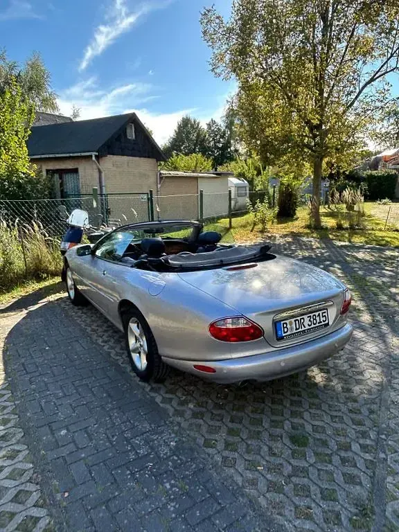 Gebraucht Jaguar XK8 284 PS (208 kW) 2001 Silber Cabrio