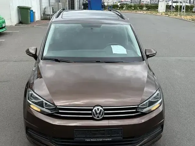 Gebraucht VW Touran Comfortline 110 PS (80 kW) 2015 Braun Van / Kleinbus