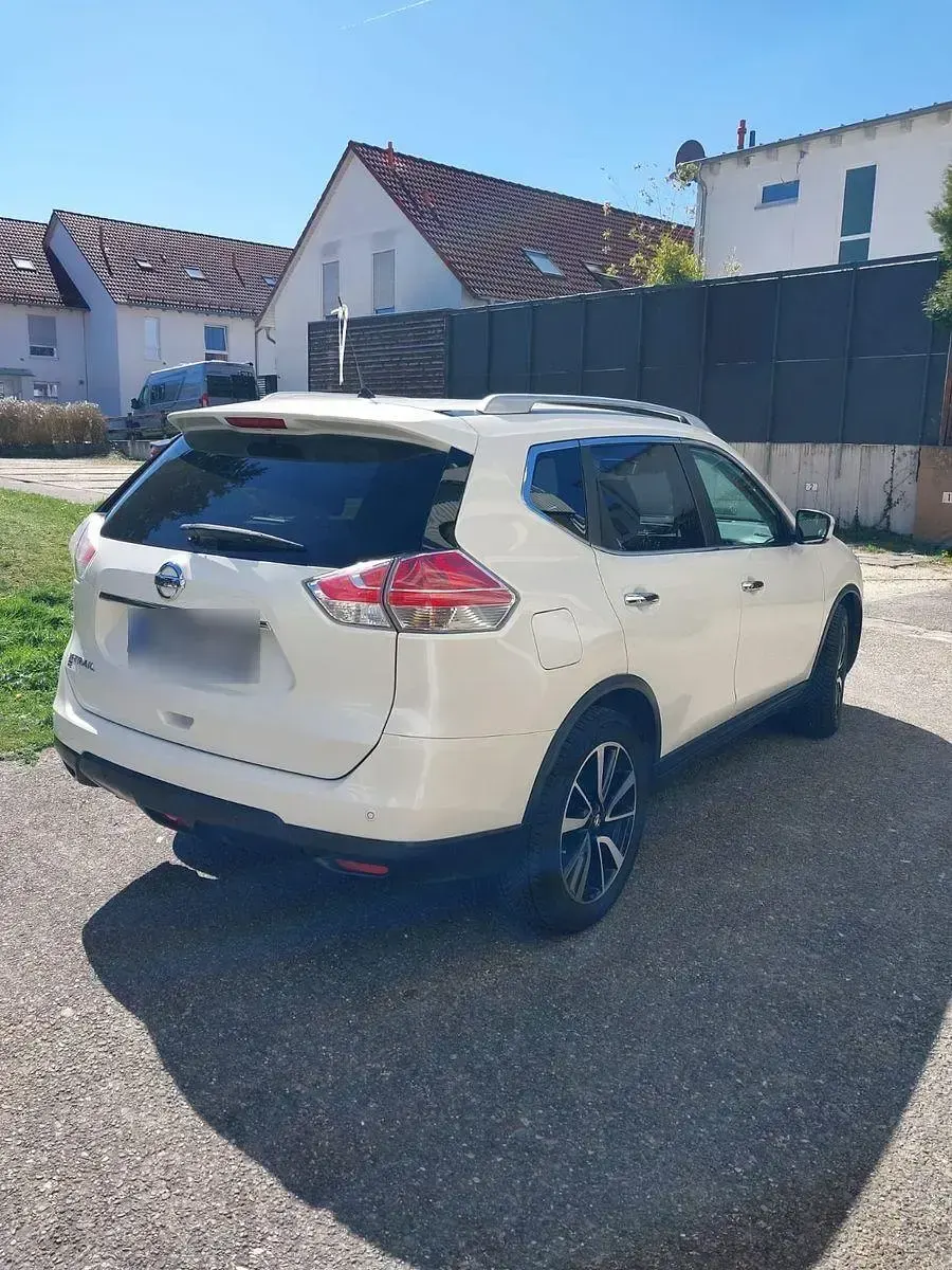 Gebraucht Nissan X-Trail Tekna 131 PS (96 kW) 2015 Weiß SUV