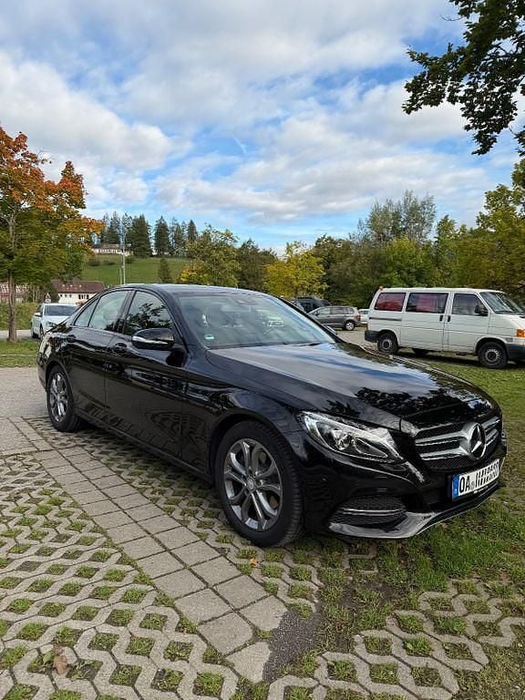 Schwarz Gebraucht 2015 Mercedes C220 Limousine | 14.400 € (Fairer Preis) - Bild 1/4