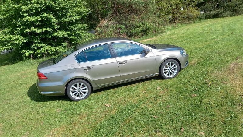 Braun Gebraucht 2013 VW Passat Highline Limousine | 9.600 € (Etwas zu teuer) - Bild 1/4