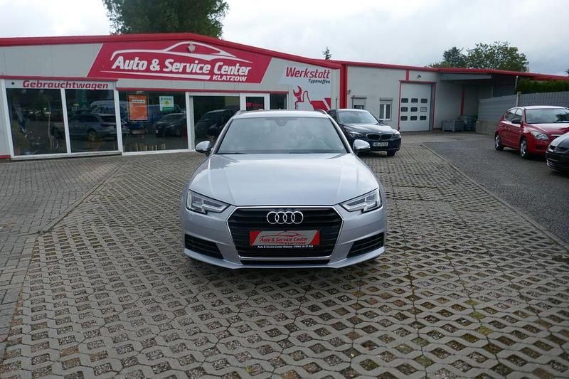Gebraucht Audi A4 Basis 190 PS (139 kW) 2017 Silber Kombi