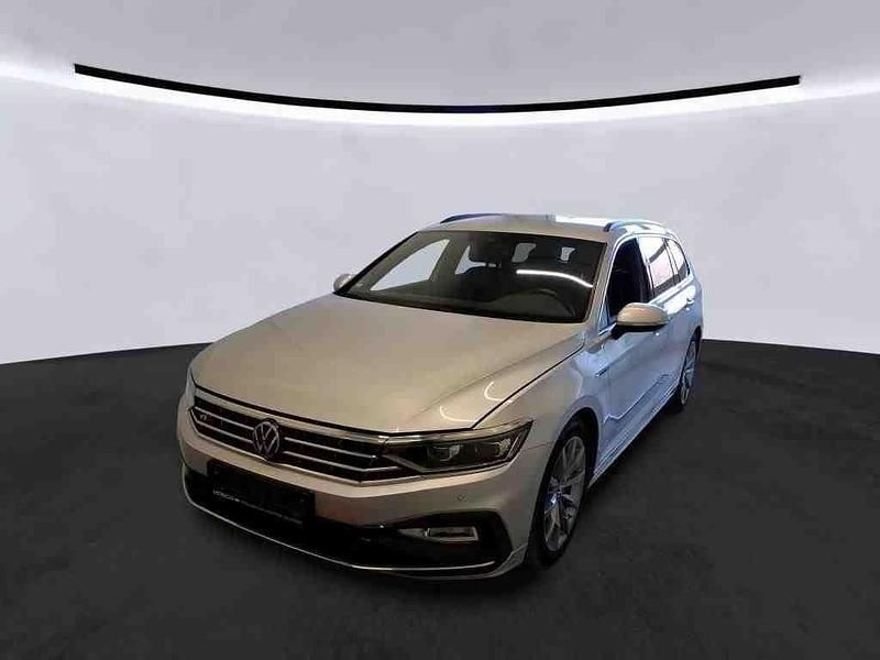 Gebraucht VW Passat Business 150 PS (110 kW) 2023 Scale silver metallic Kombi