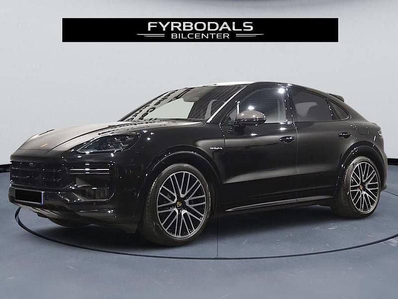 Gebraucht Porsche Cayenne Turbo E-Hybrid 730 PS (536 kW) 2024 Schwarz SUV