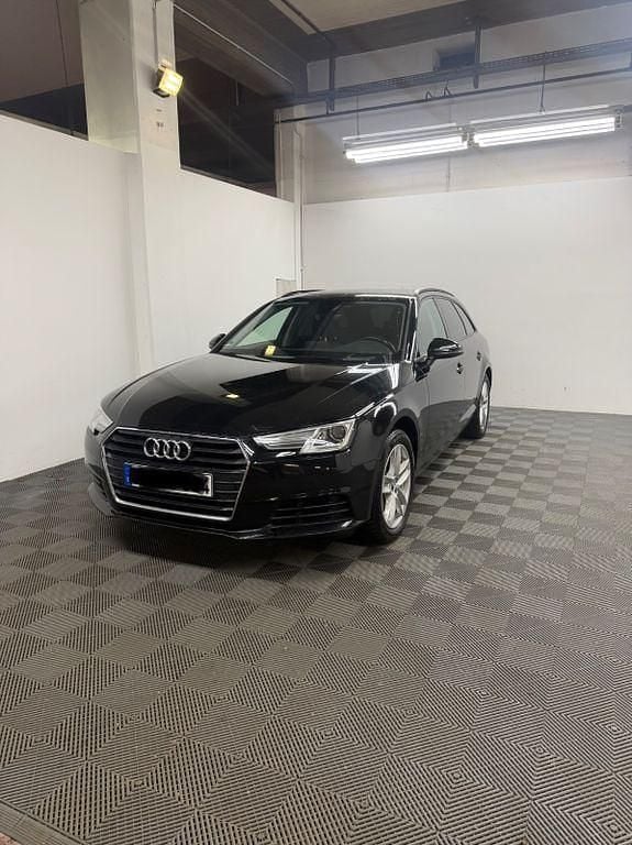Schwarz Gebraucht 2015 Audi A4 Kombi | 8.990 € (Fairer Preis) - Bild 1/4