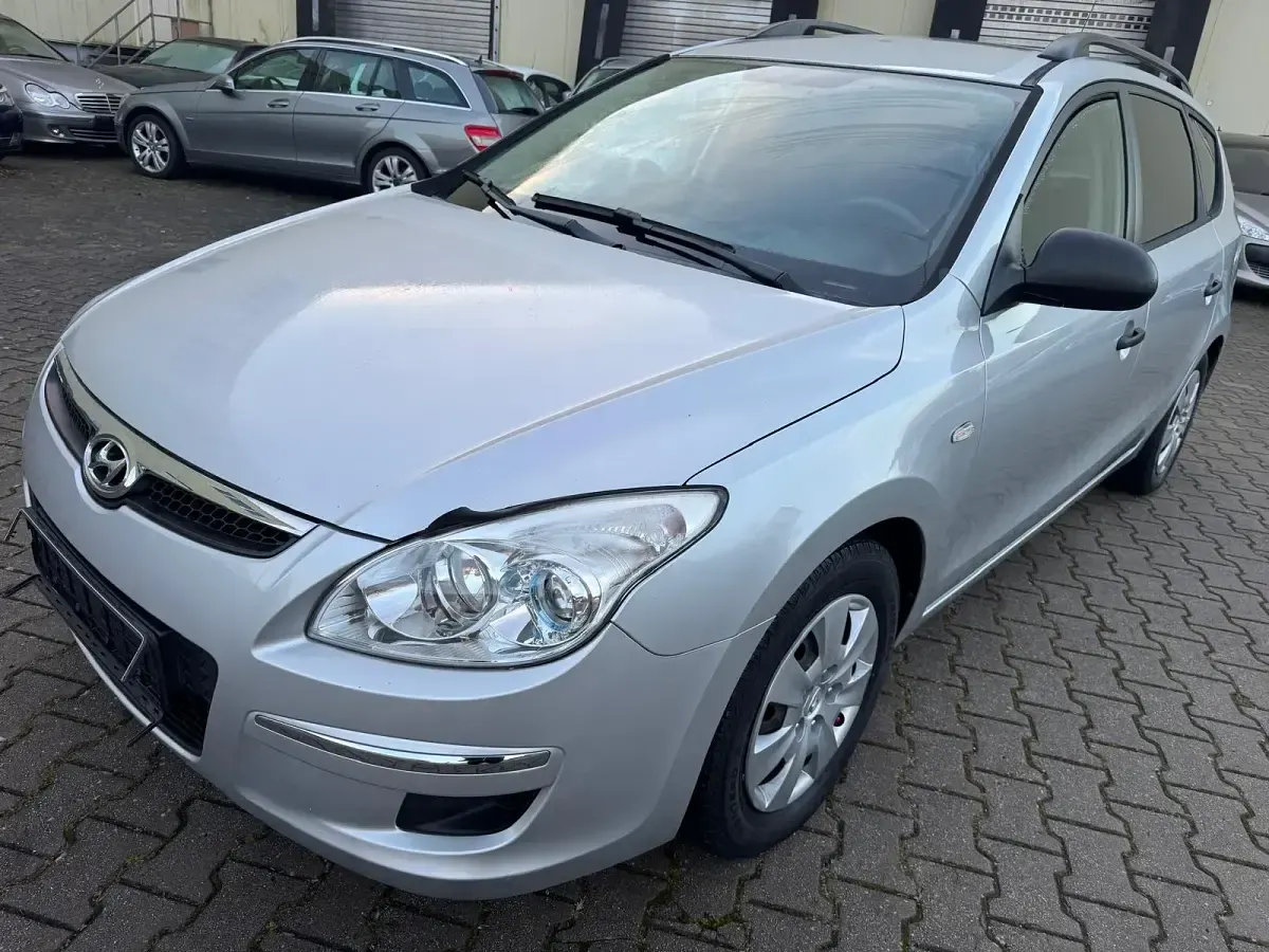 Gebraucht Hyundai i30 125 PS (91 kW) 2008 Silber Kombi