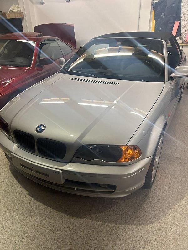 Gebraucht BMW 318 Cabriolet 143 PS (105 kW) 2002 Silber Cabrio