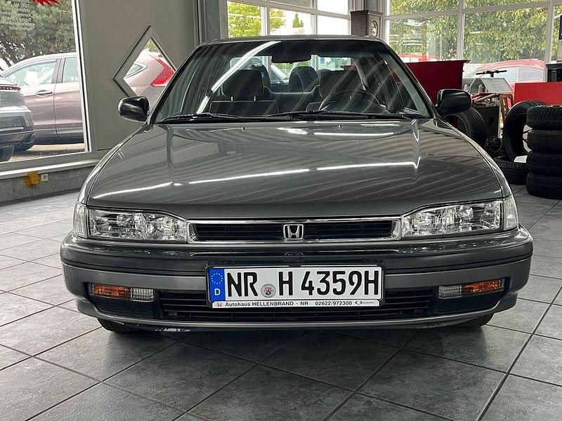 Gebraucht Honda Accord 133 PS (97 kW) 1990 Grau Limousine