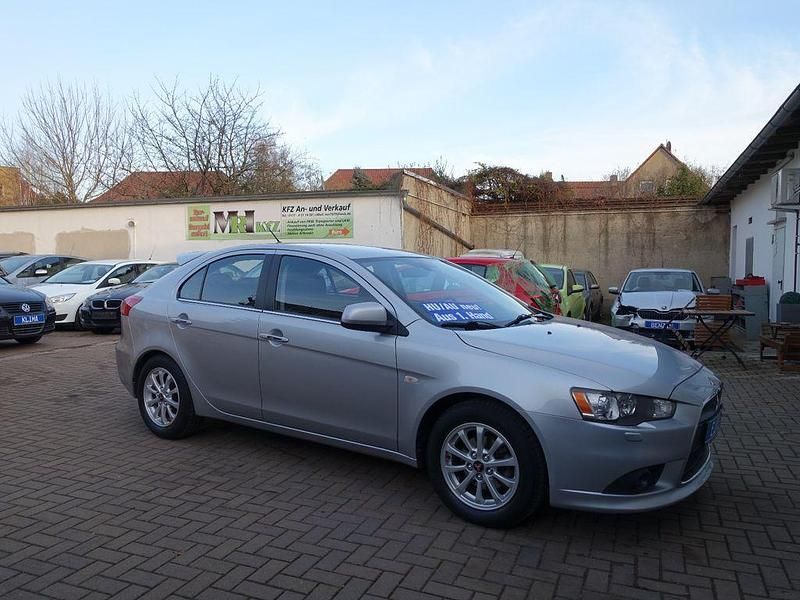 Coolsilber (m) Gebraucht 2011 Mitsubishi Lancer Sportback Limousine | 4.350 € (Fairer Preis) - Bild 1/4