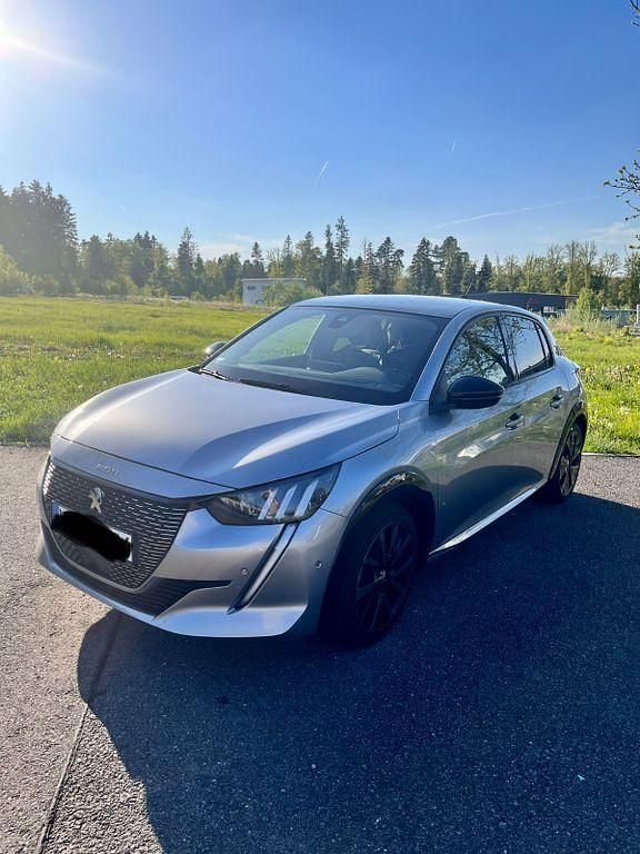 Silber Gebraucht 2021 Peugeot 208 GT Kleinwagen | 16.700 € (Fairer Preis) - Bild 1/4