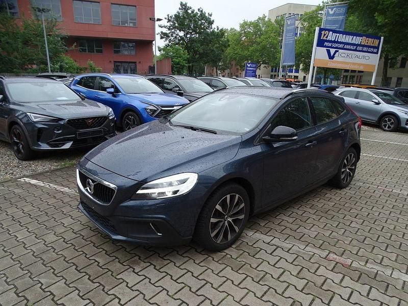 Grau Gebraucht 2019 Volvo V40 CC Plus Kombi | 18.900 € (Fairer Preis) - Bild 1/4