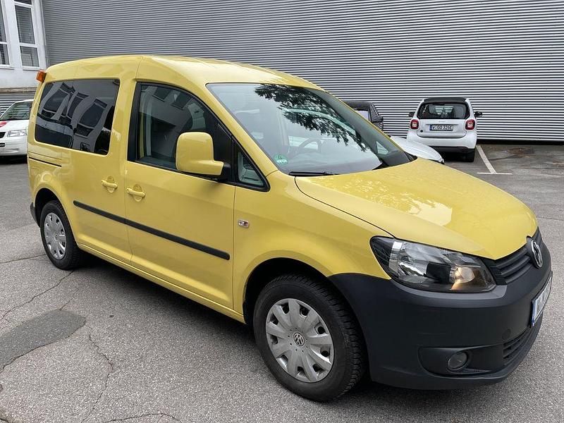 Gebraucht VW Caddy Trendline 75 PS (55 kW) 2011 Gelb Van / Kleinbus
