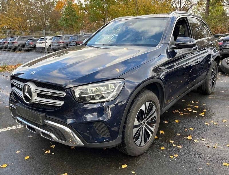 Cavansitblau metallic paint Gebraucht 2022 Mercedes GLC300e SUV | 32.970 € (Guter Preis) - Bild 1/4