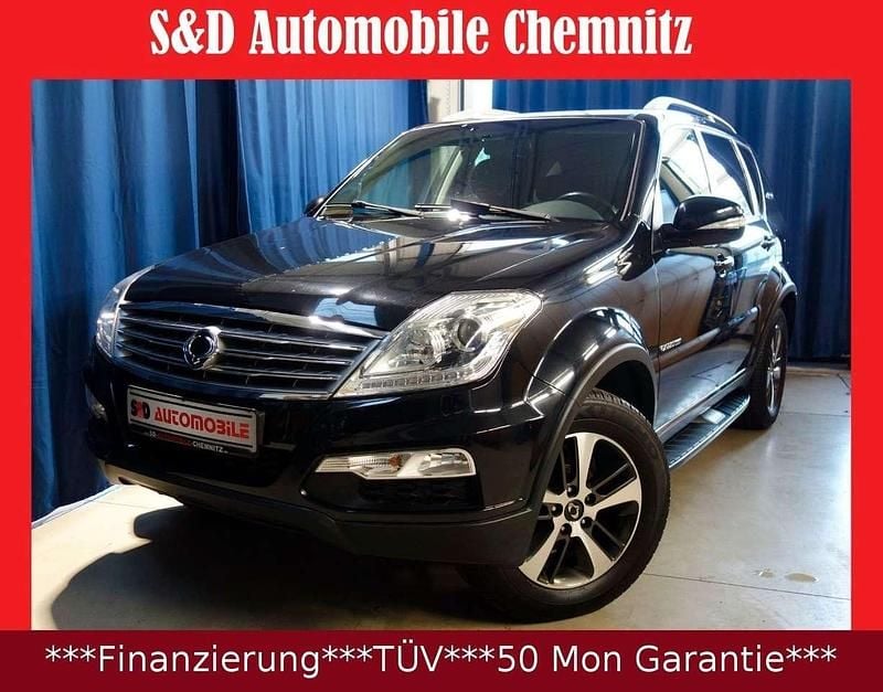 Schwarz Gebraucht 2017 Ssangyong (KGM) Rexton SUV | 12.999 € (Teuer) - Bild 1/4