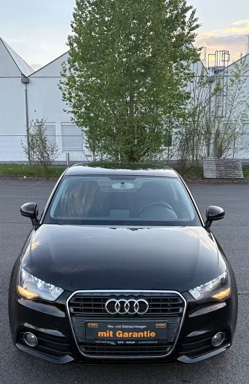 Używany Audi A1 Attraction 122 KM (89 kW) 2010 Czarny Hatchback