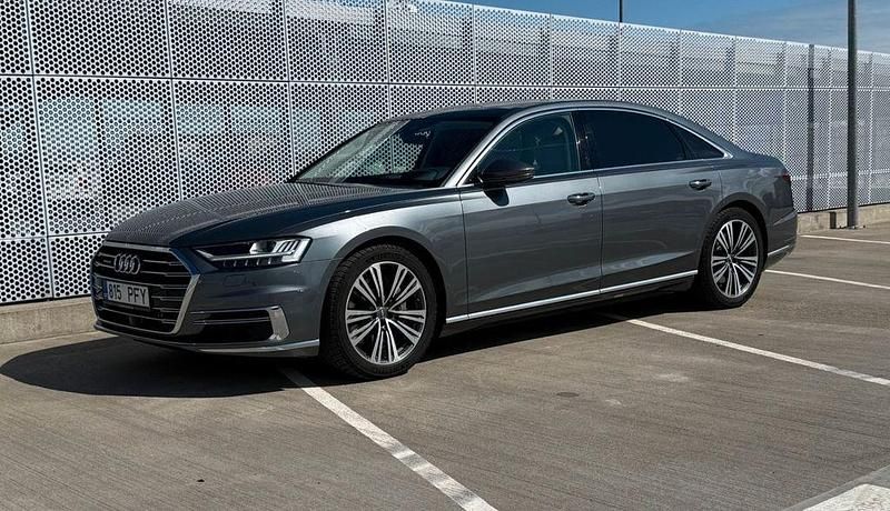 Grau Gebraucht 2018 Audi A8 Limousine | 32.860 € (Superpreis) - Bild 1/4