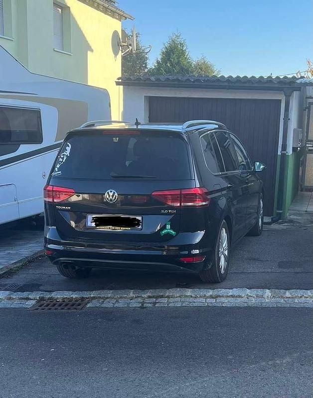 Gebraucht VW Touran Highline 150 PS (110 kW) 2016 Schwarz Van / Kleinbus