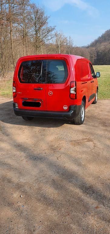 Second-hand Opel Combo Selection 102 CP (75 kW) 2019 Roșu Monovolum