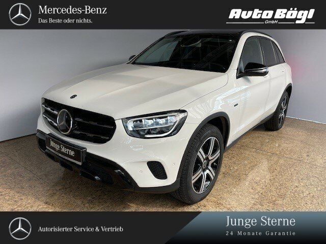 Weiß Gebraucht 2020 Mercedes GLC300e Exclusive SUV | 42.900 € (Teuer) - Bild 1/4