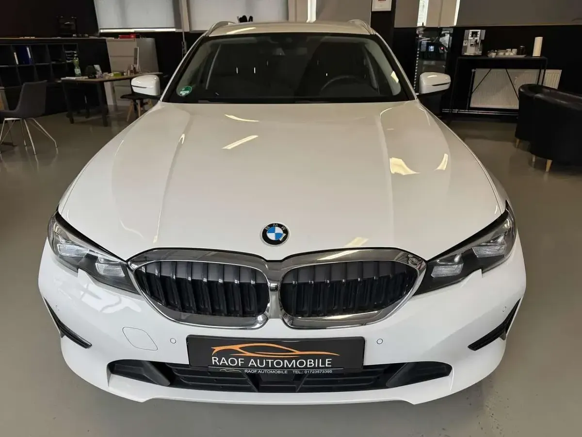 Gebraucht BMW 320 Advantage 190 PS (139 kW) 2020 Weiß Kombi
