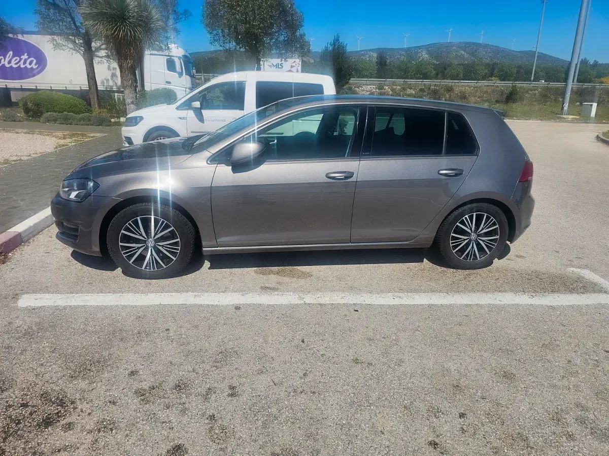 Gebraucht VW Golf VII Allstar 110 PS (80 kW) 2016 Grau Limousine