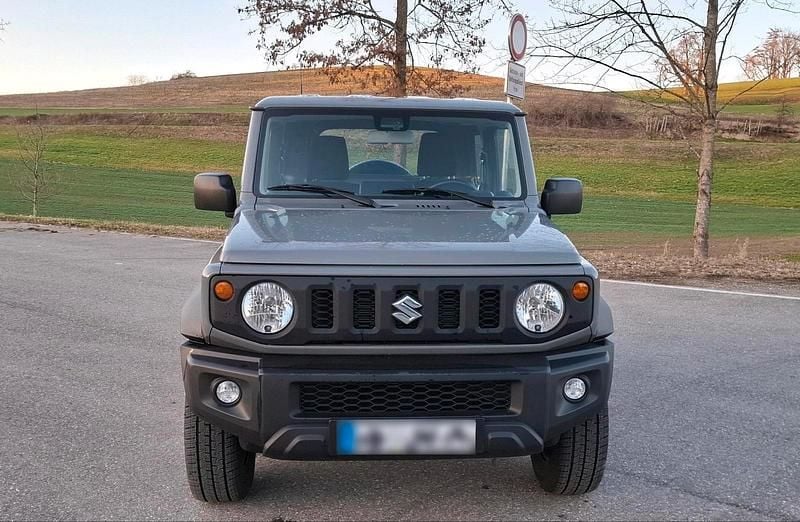 Gebraucht Suzuki Jimny Comfort 102 PS (75 kW) 2024 Grau SUV