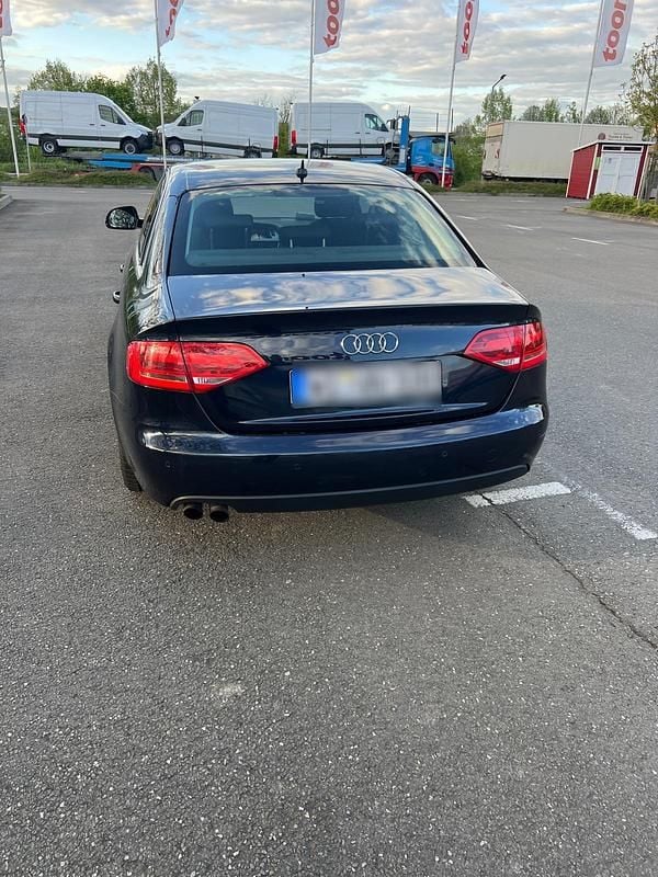 Używany Audi A4 160 KM (117 kW) 2008 Niebieski Sedan/Limuzyna