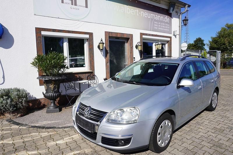 Reflexsilber metallic Gebraucht 2008 VW Golf VI Comfortline Kleinwagen | 6.800 € (Teuer) - Bild 1/4