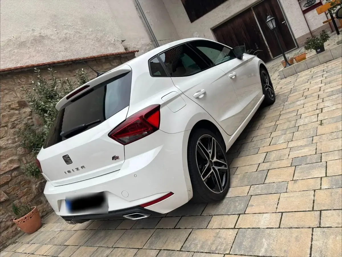 Gebraucht Seat Ibiza FR 116 PS (85 kW) 2019 Weiß Kleinwagen