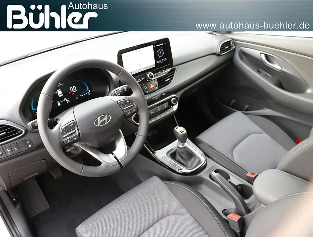 Neu Hyundai i30 Select 97 PS (71 kW) 2025 Atlas white uni Kombi