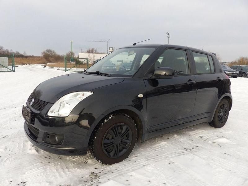 Schwarz Gebraucht 2009 Suzuki Swift Limousine | 1.490 € (Superpreis) - Bild 1/4