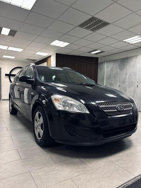 Schwarz Gebraucht 2009 Kia Ceed Kombi | 1.990 € (Guter Preis) - Bild 1/4
