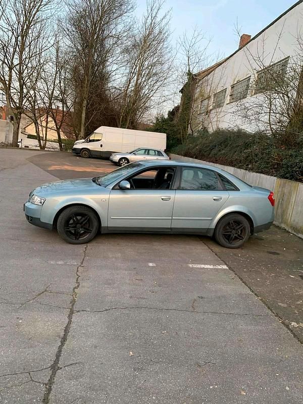 Gebraucht Audi A4 130 PS (95 kW) 2001 Blau Limousine