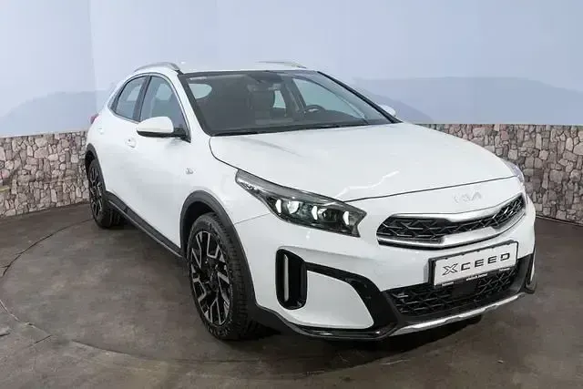 Gebraucht Kia XCeed Vision 120 PS (88 kW) 2023 Weiss SUV