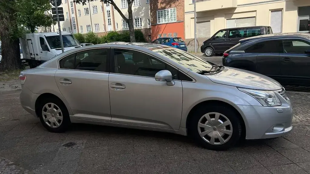 Gebraucht Toyota Avensis Sol 132 PS (97 kW) 2009 Grau Limousine