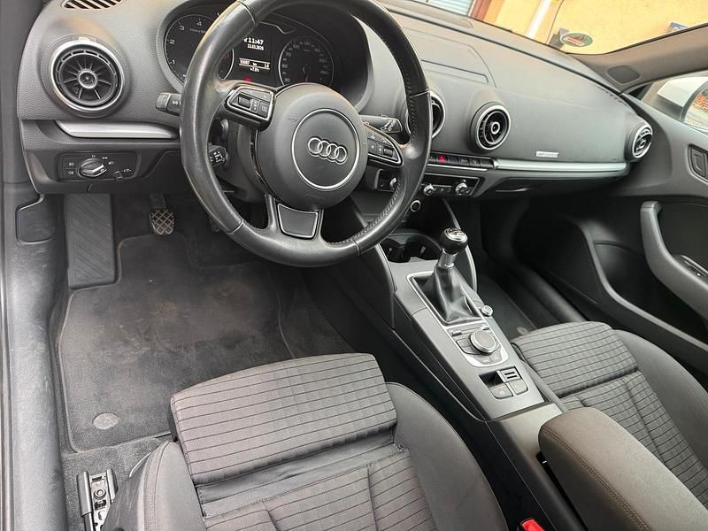 Gebraucht Audi A3 Sport 110 PS (80 kW) 2016 Weiß Limousine