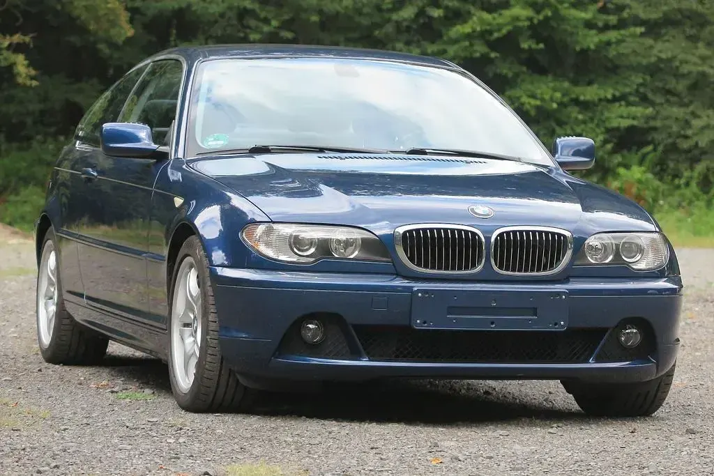 Gebraucht BMW 325 Sport Line 192 PS (141 kW) 2003 Blau Coupé
