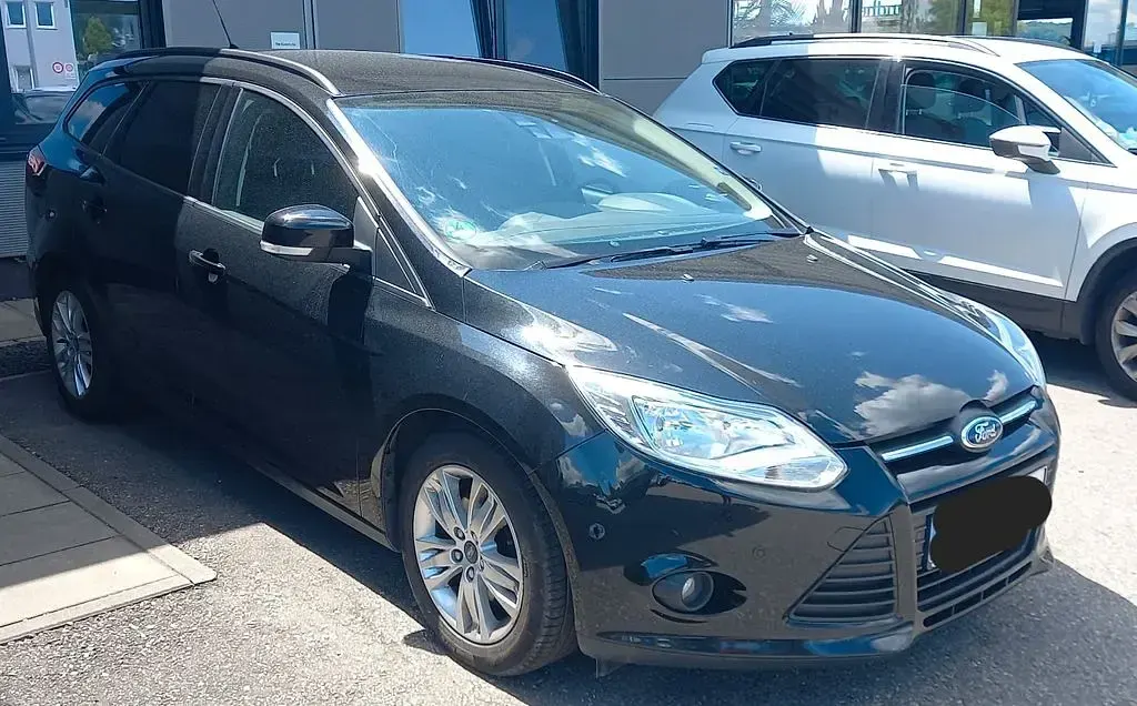 Gebraucht Ford Focus 116 PS (85 kW) 2012 Schwarz Limousine