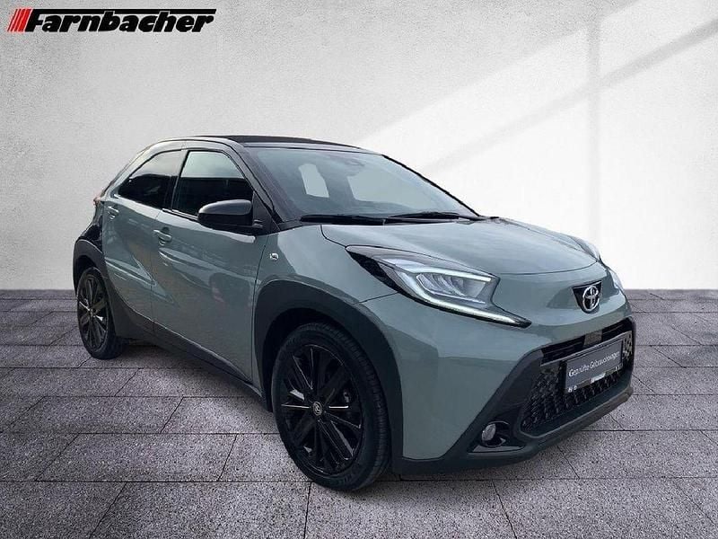 Urban khaki Gebraucht 2024 Toyota Aygo X Style SUV | 17.980 € (Fairer Preis) - Bild 1/4