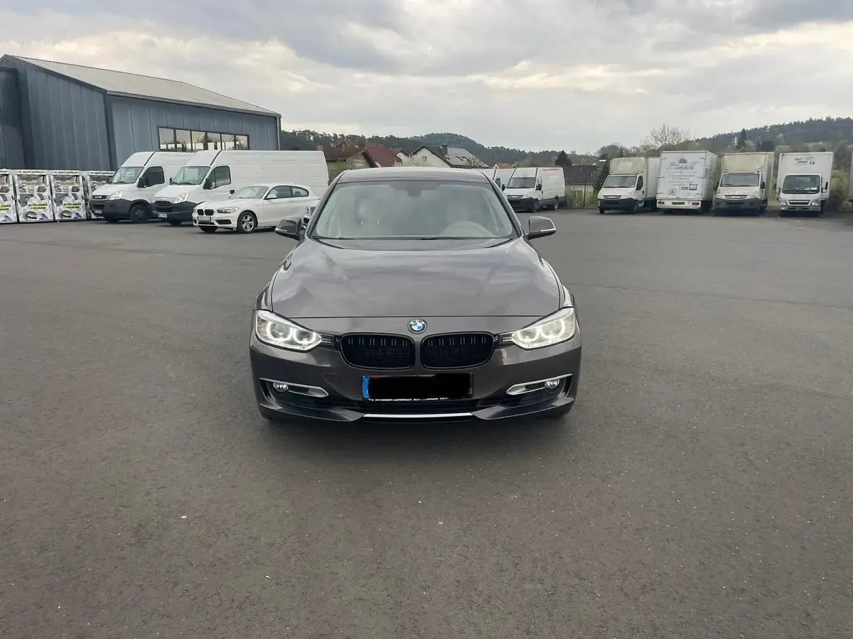 Gebraucht BMW 328 245 PS (180 kW) 2012 Braun Limousine
