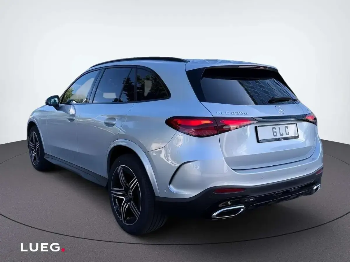 Gebraucht Mercedes GLC220 AMG 197 PS (144 kW) 2025 Metalliclack hightechsilber SUV