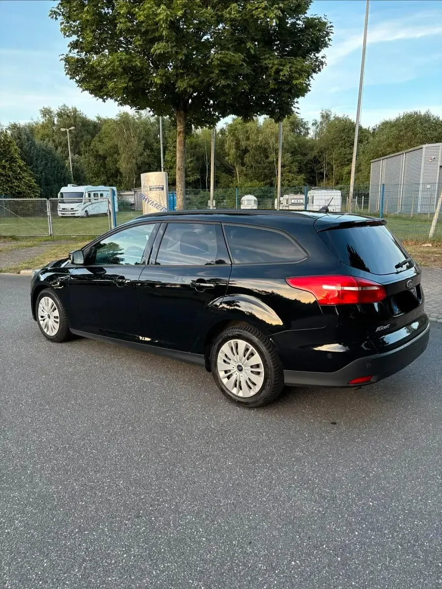 Gebraucht Ford Focus 125 PS (91 kW) 2017 Schwarz Kombi
