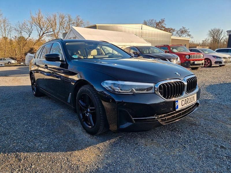Gebraucht BMW 520 190 PS (139 kW) 2021 Schwarz ii/bonnet fluid black Kombi